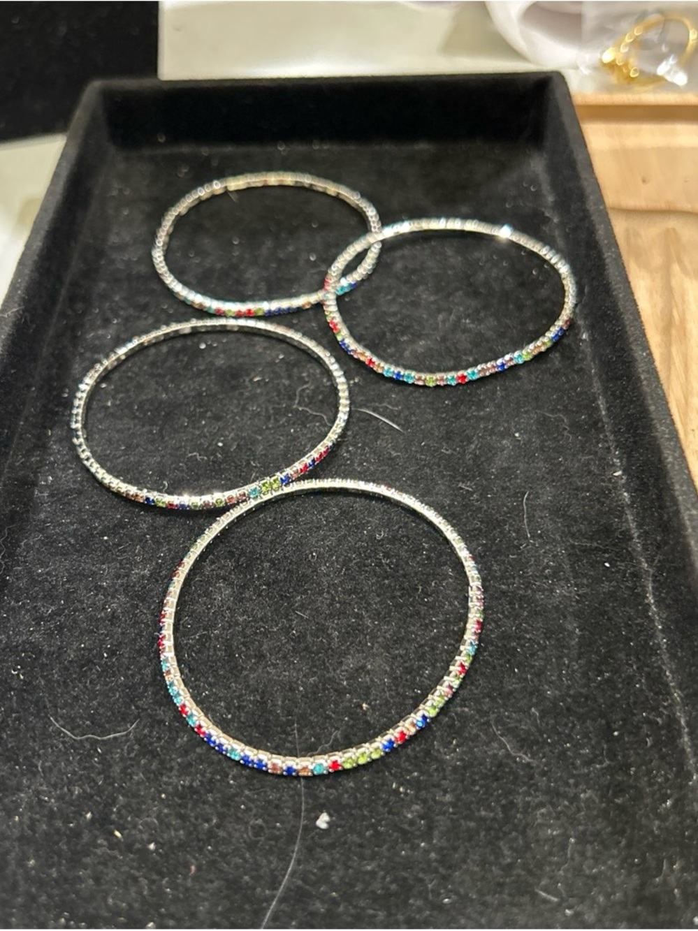 Multicolor stretch bracelet (4pcs)